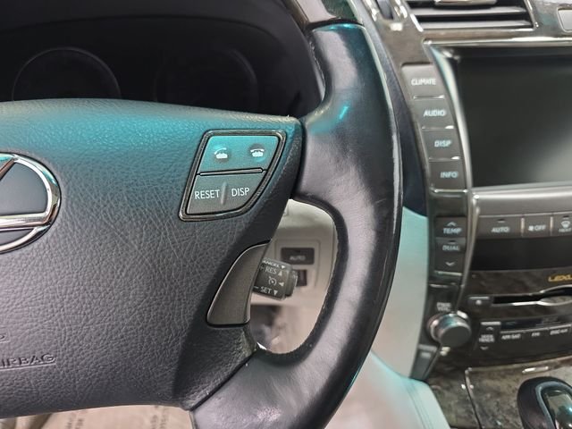 Used 2007 Silver Lexus 460 L image 18