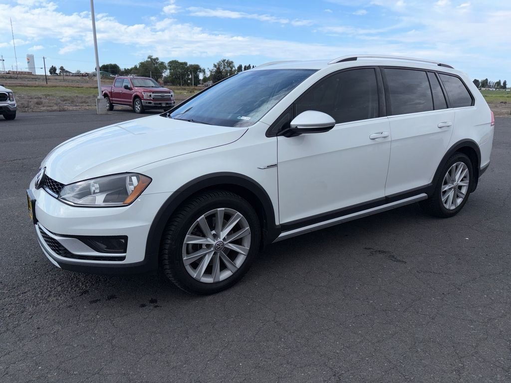 2017 Volkswagen Golf Alltrack TSI S 4Motion DSG's photo