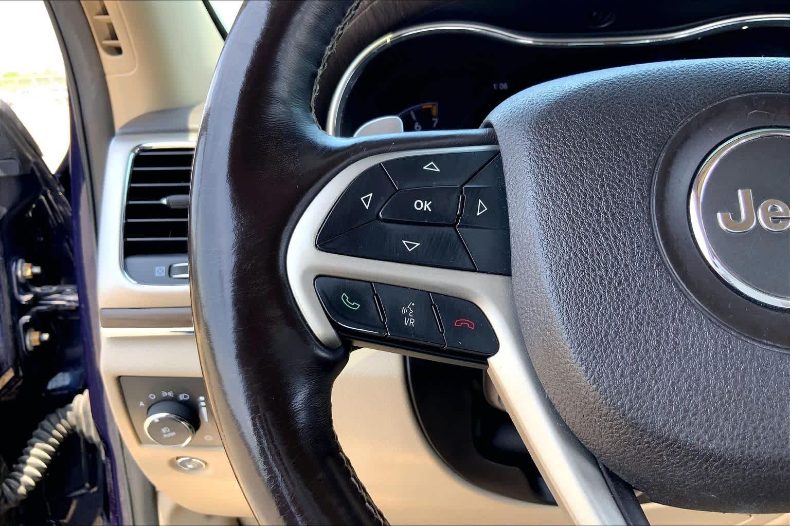 Used 2015 True Blue Pearlcoat Jeep Overland image 31