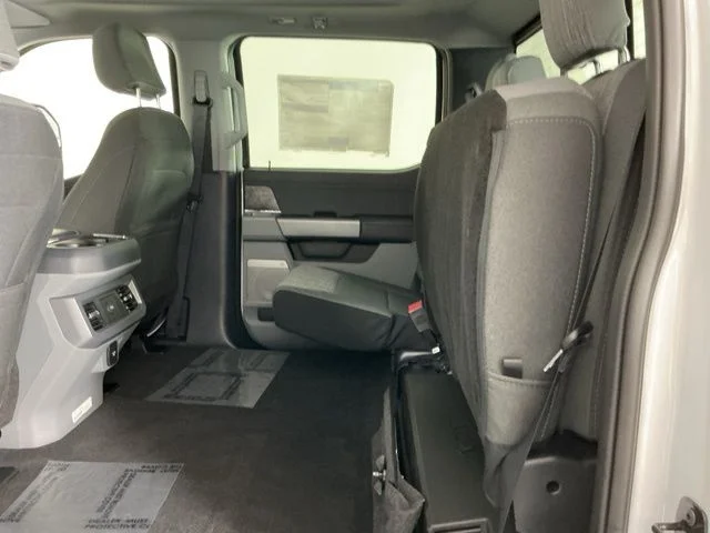 New 2026 Oxford White Ford XLT image 32