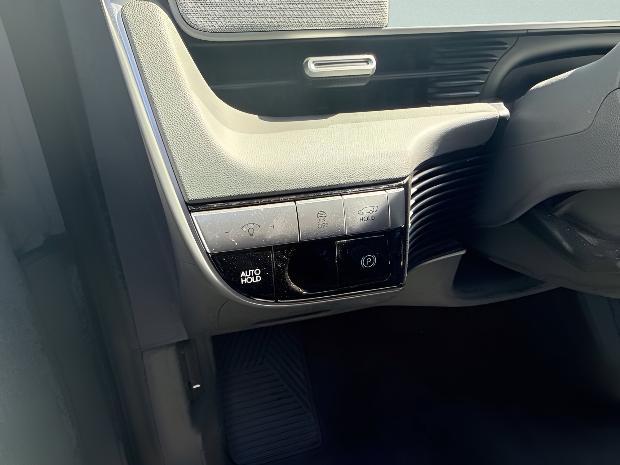 Used 2024 Cyber Gray Hyundai SEL image 22