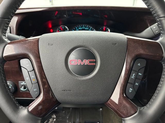Used 2022 Onyx Black GMC Explorer Limited SE image 31