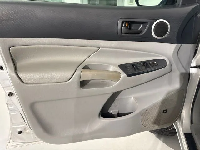 Used 2013 Silver Toyota Base image 17
