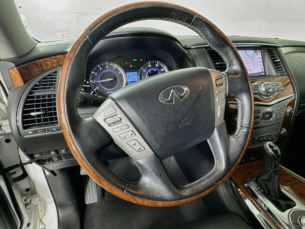 Used 2018 White INFINITI  image 12