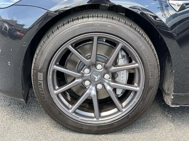 Used 2018 Black Tesla Long Range image 12