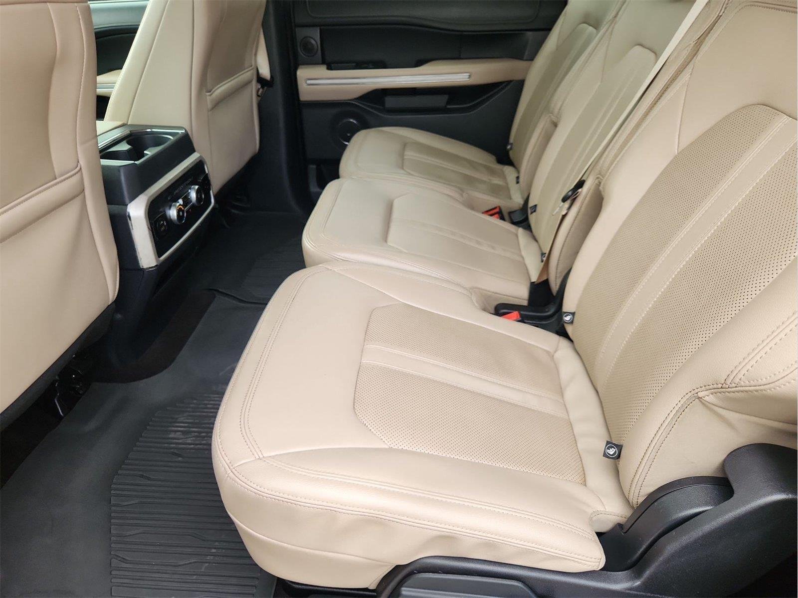 2023 Ford Expedition photo 26 of 36