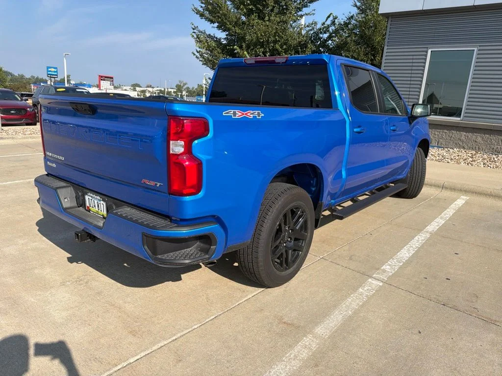 Used 2025 Blue Chevrolet RST image 4