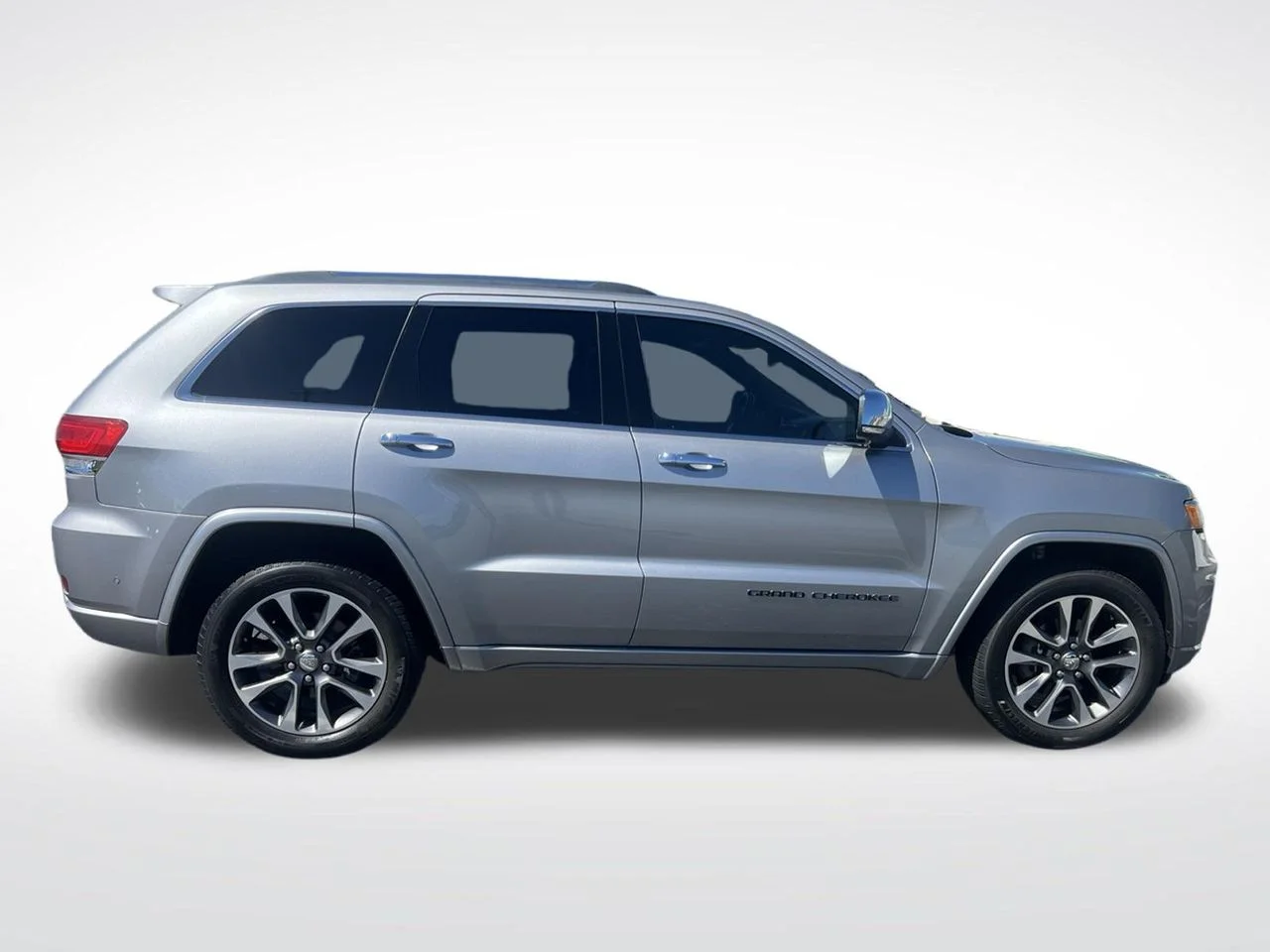 Used 2017 Silver Jeep Overland image 7