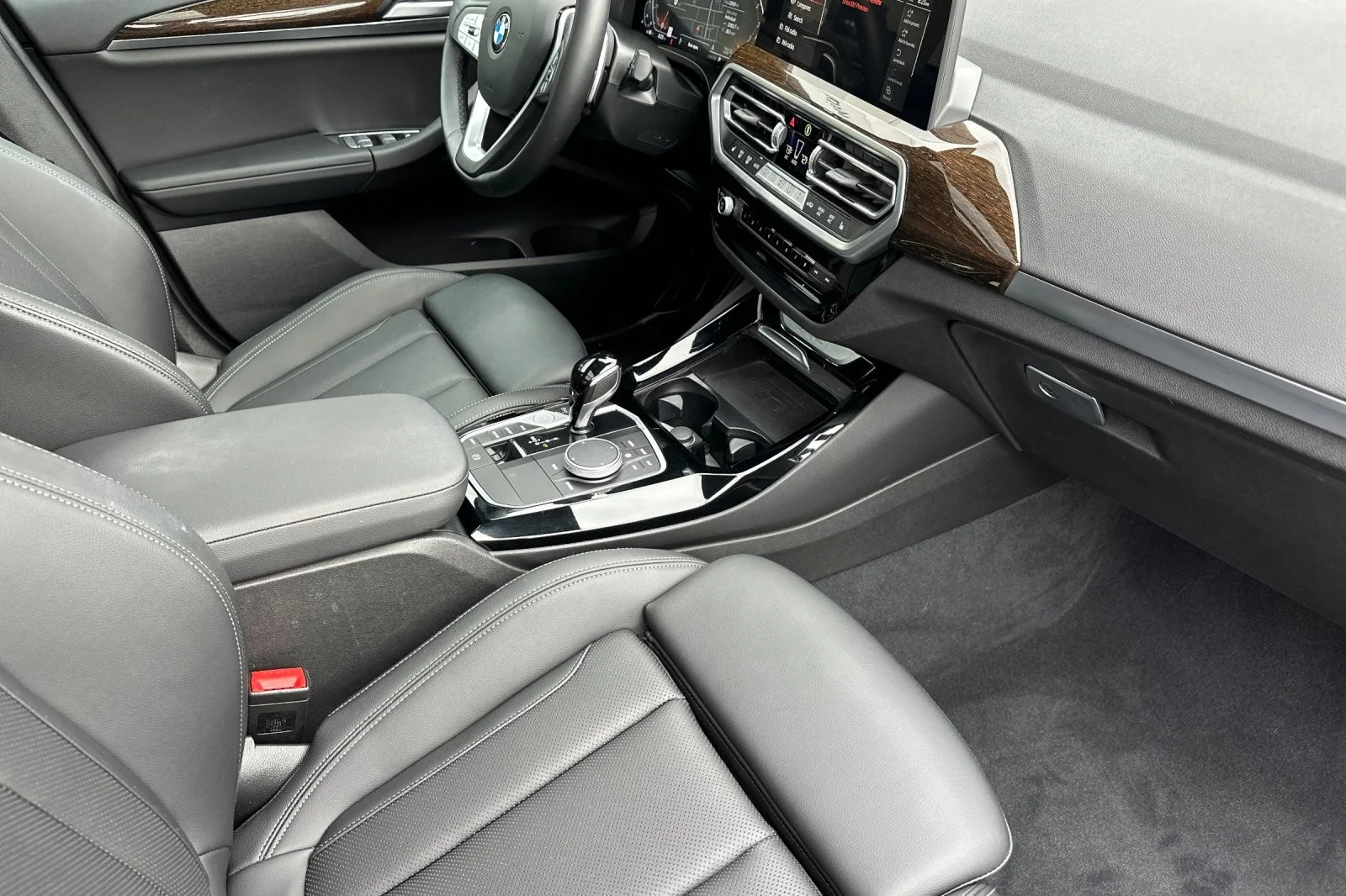 Used 2023 Black Sapphire Metallic BMW sDrive30i image 15