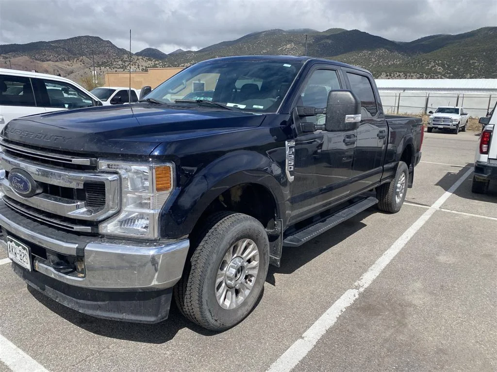 Used 2022 Antimatter Blue Ford XLT image 3