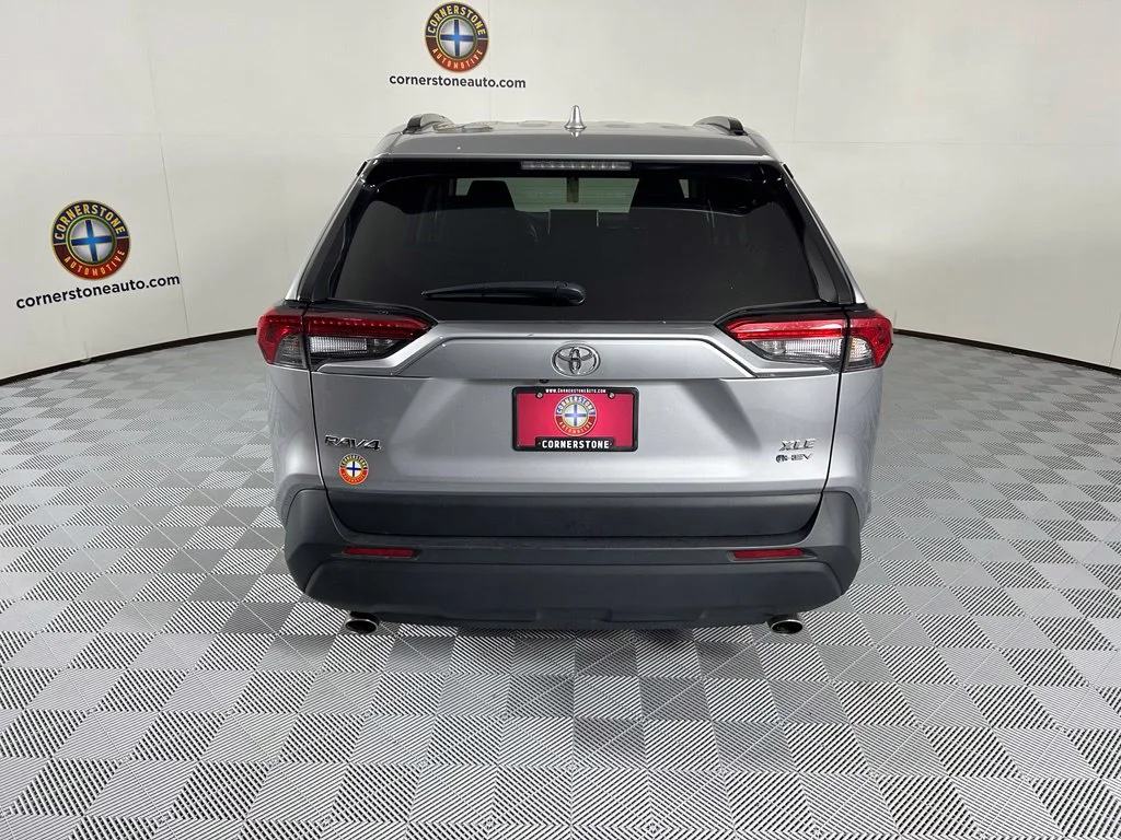 Used 2025 Silver Toyota XLE image 17