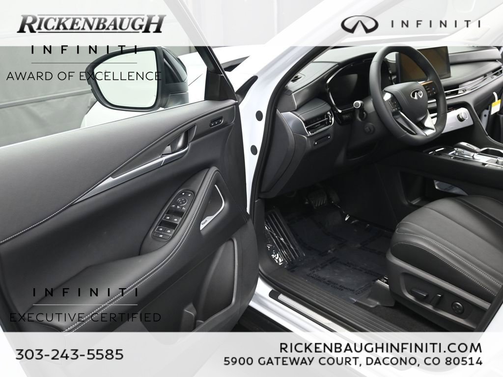 Certified Used 2026 White INFINITI LUXE image 18