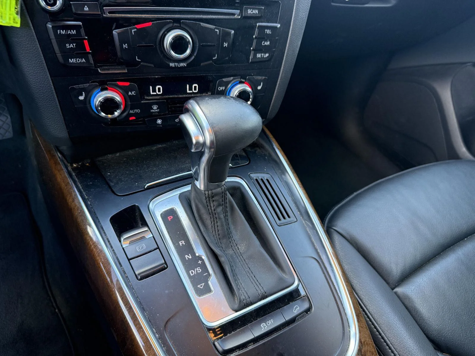 Used 2015  Audi Premium image 16