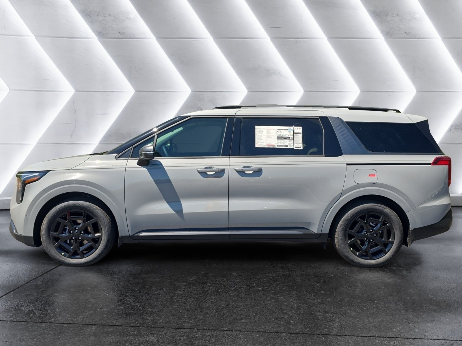 New 2026 Ceramic Silver Kia SX image 2