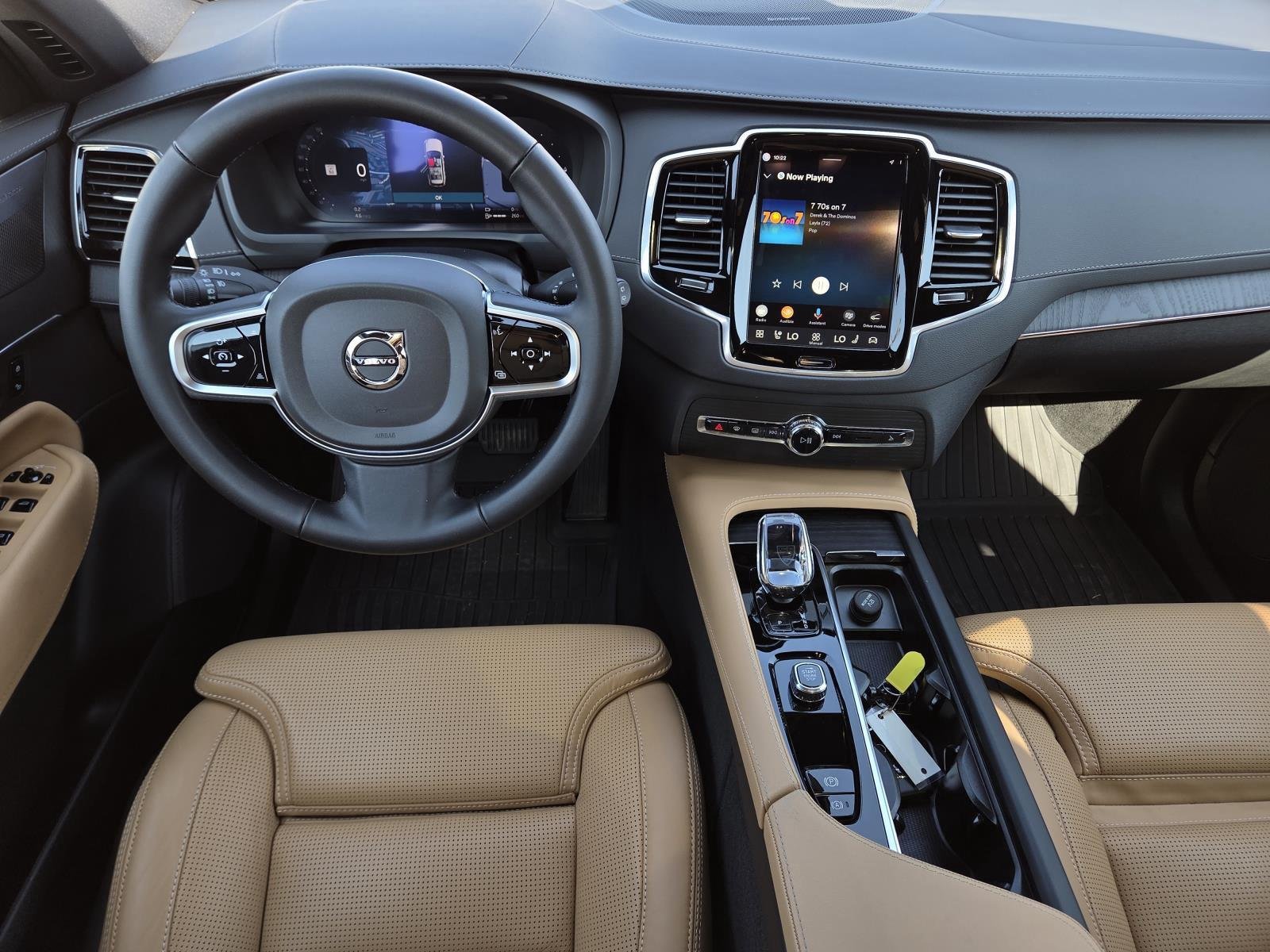 Used 2025 Crystal White Metallic Volvo Ultra image 14