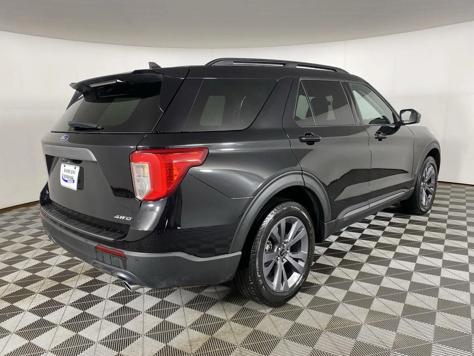 Used 2024 Agate Black Ford XLT image 7