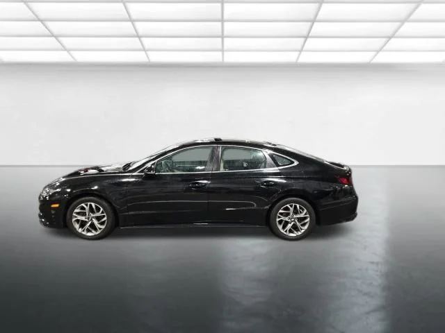 Used 2021 Black Hyundai SEL image 8