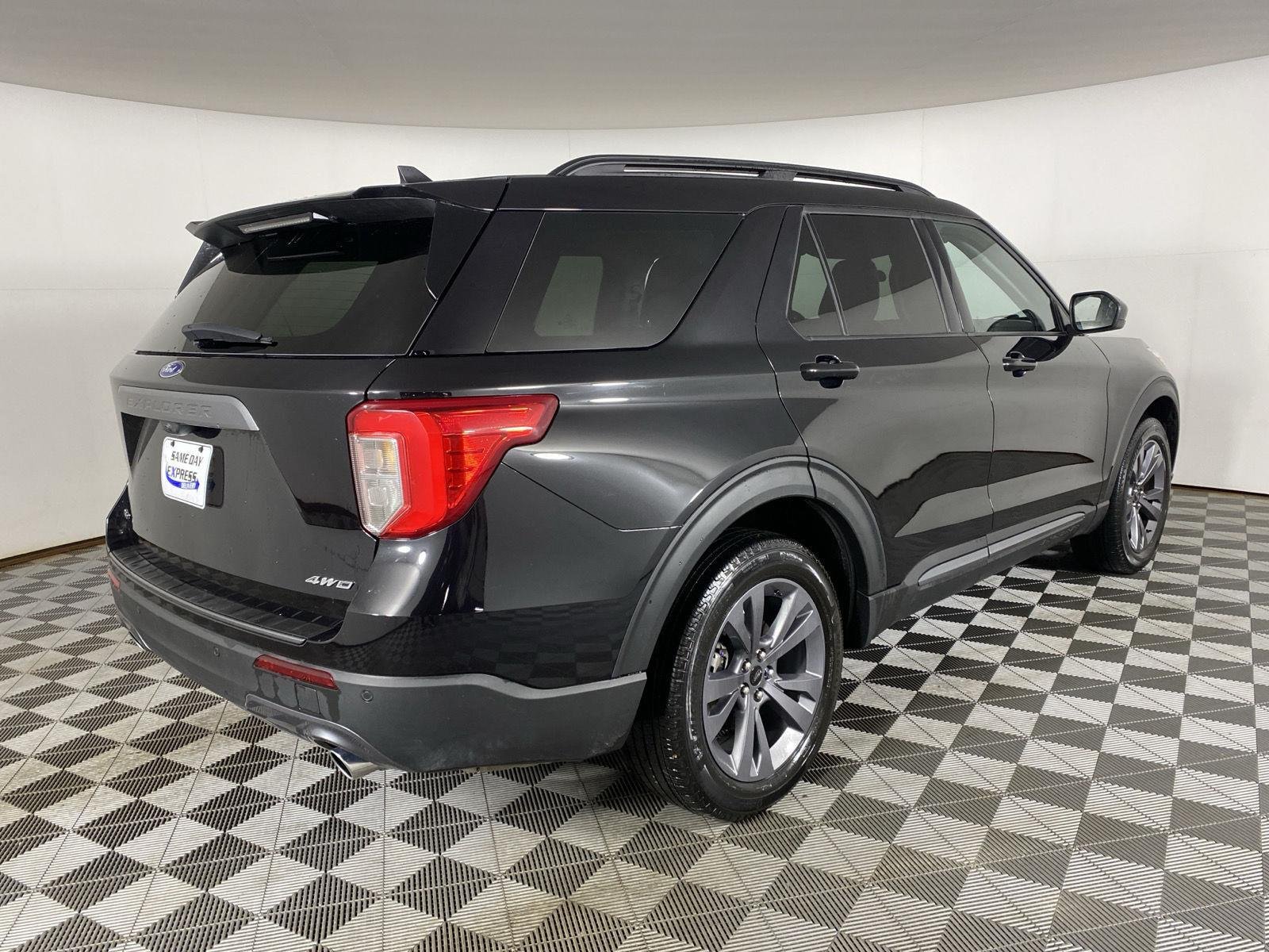 Used 2024 Agate Black Ford XLT image 7