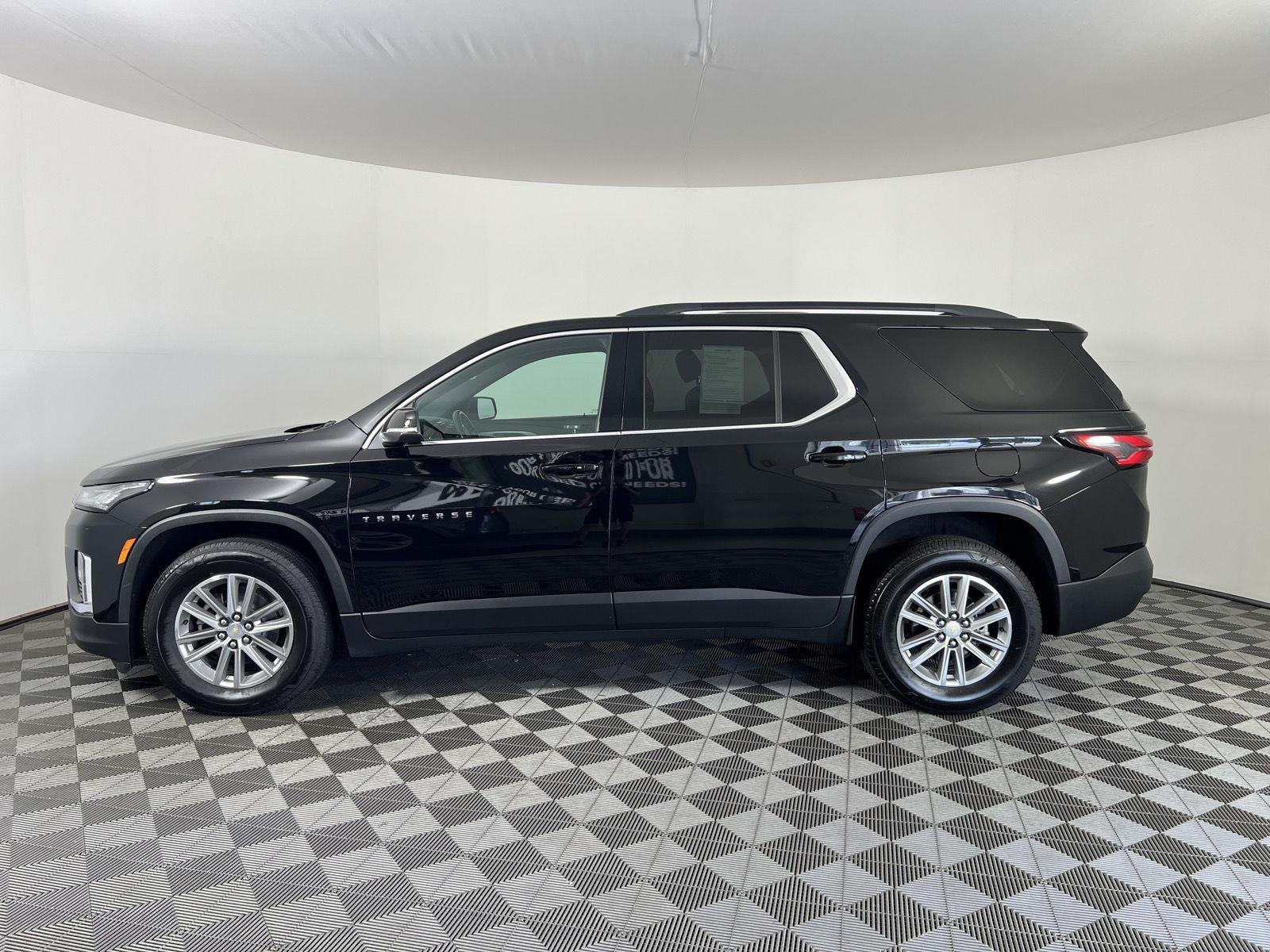 Used 2023 Mosaic Black Metallic Chevrolet LT Cloth image 30
