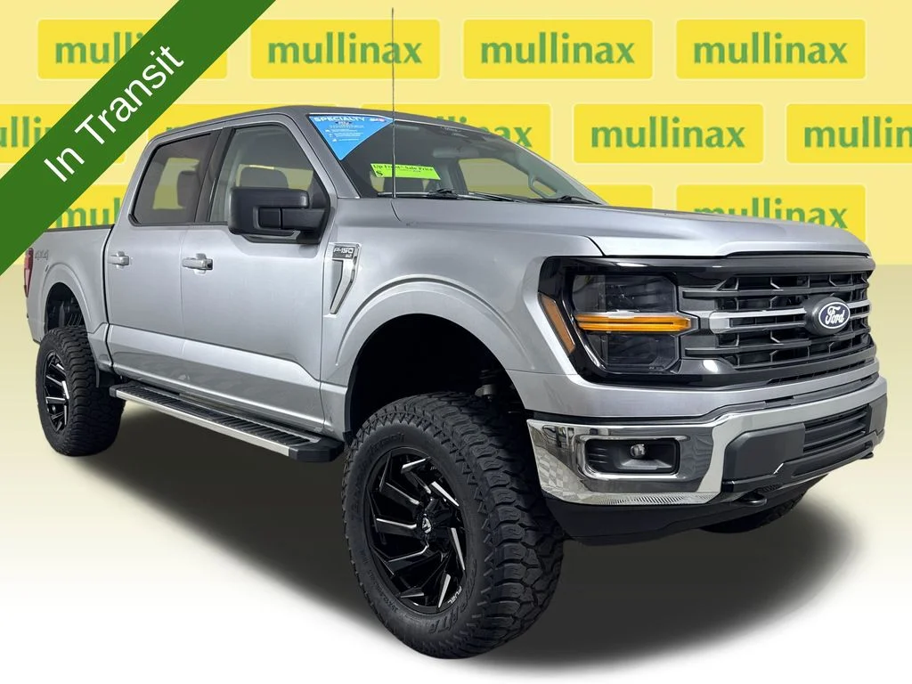Used 2025 Silver Ford XLT image 1
