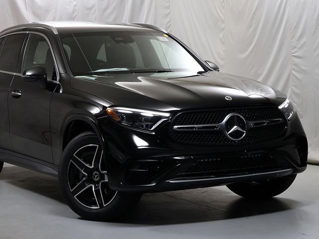 New 2026 Black Mercedes-Benz GLC 300 image 2