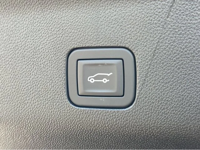 2026 GMC Yukon Denali - Photo 13