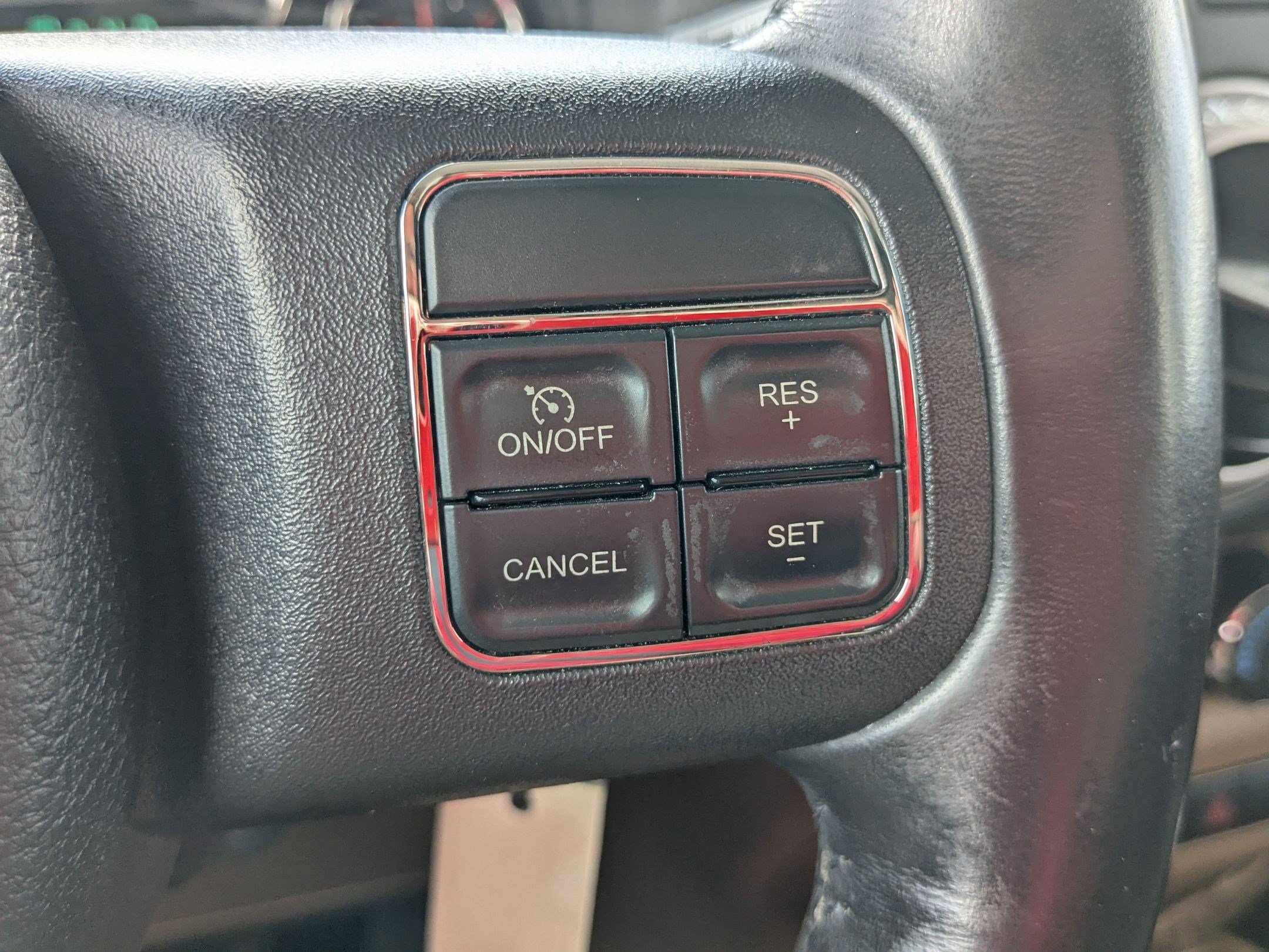 Used 2014 Billet Metallic Clearcoat Jeep Sahara image 19
