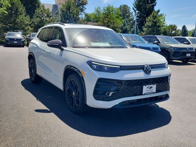 New 2026 White/off-white Volkswagen 2.0T SE R-Line Black image 2