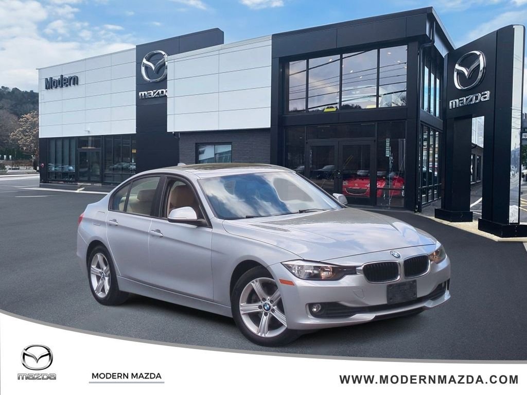 2015 BMW 3 Series 320i xDrive Sedan's photo