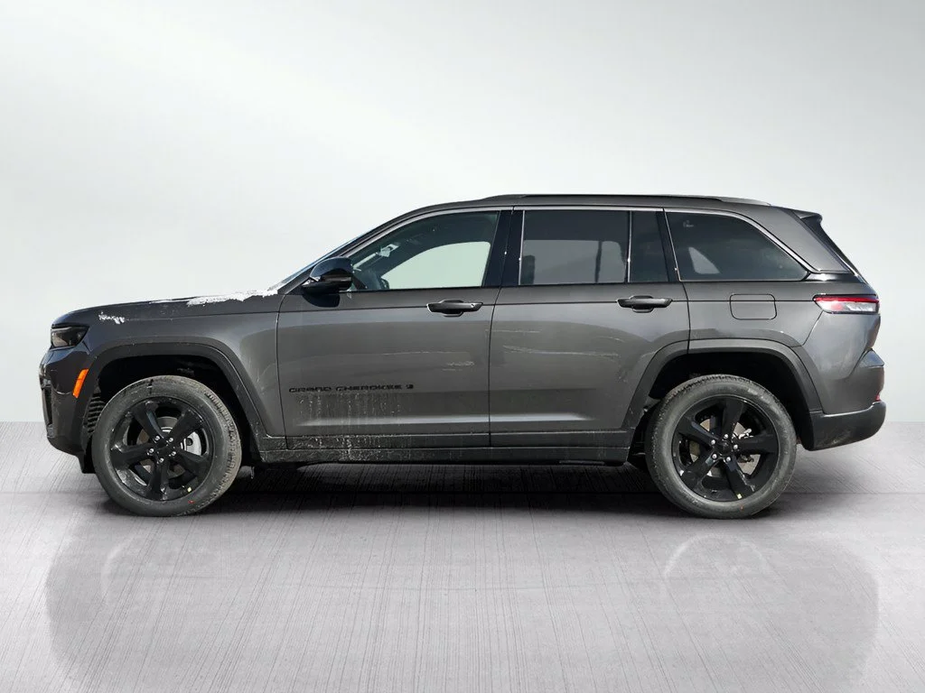 New 2026 Baltic Gray Metallic Clearcoat Jeep Limited image 4