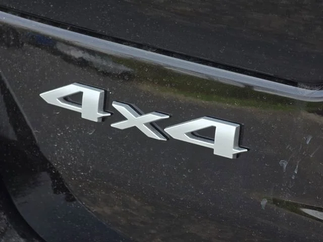 New 2026 Diamond Black Crystal Pearlcoat Jeep Laredo X image 23