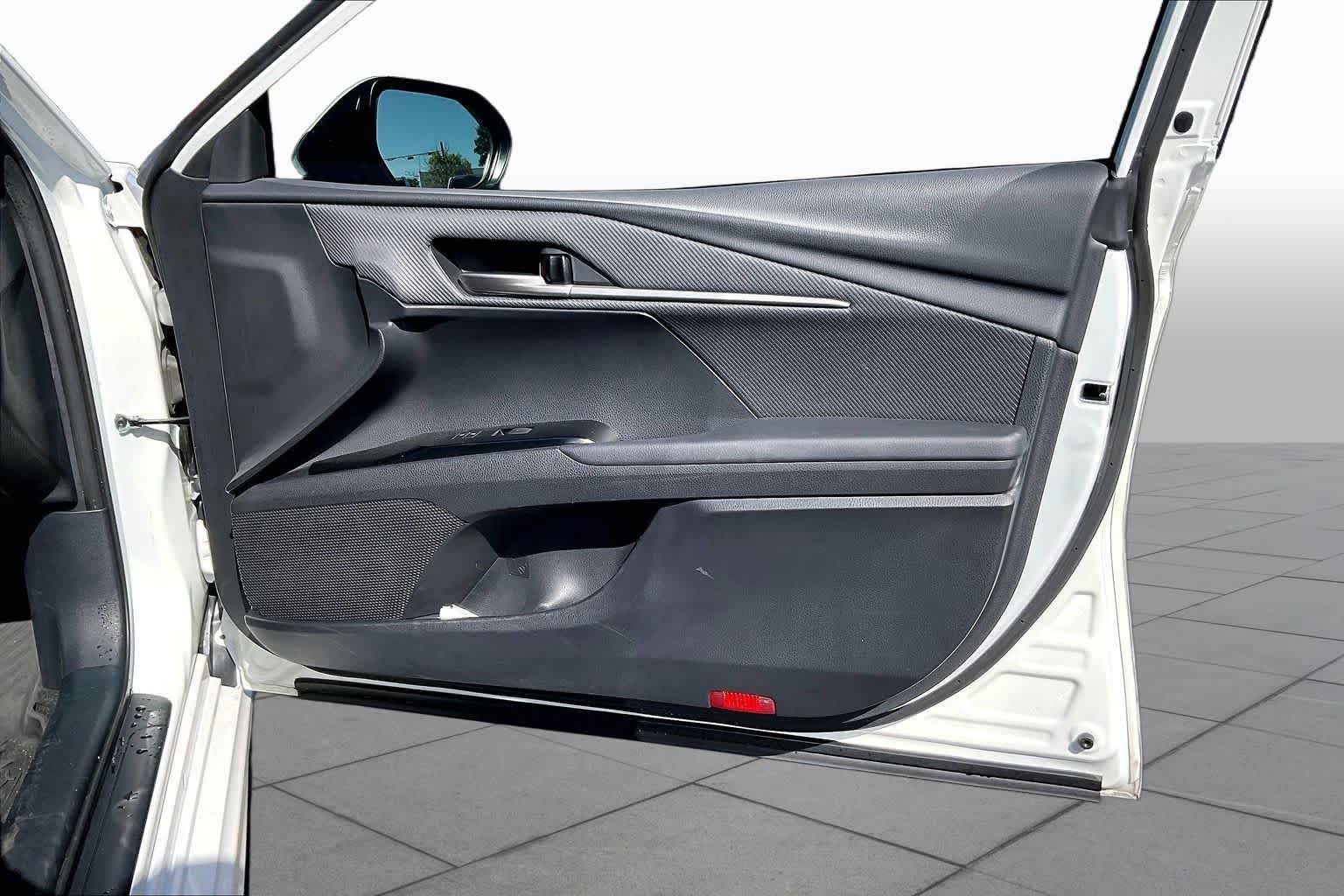 Certified Used 2025 Ice Cap Toyota SE image 22