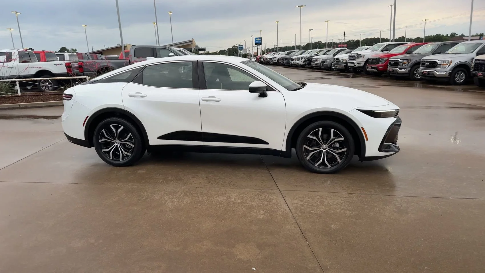 Used 2023 White Toyota XLE image 9