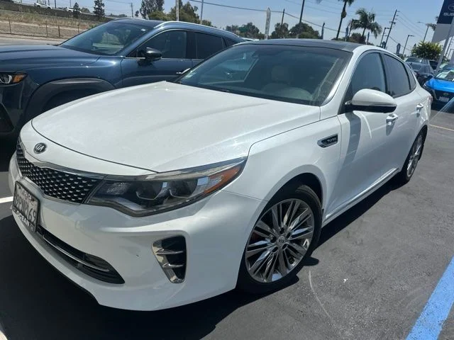 Used 2017 Snow White Pearl Kia SXL image 9