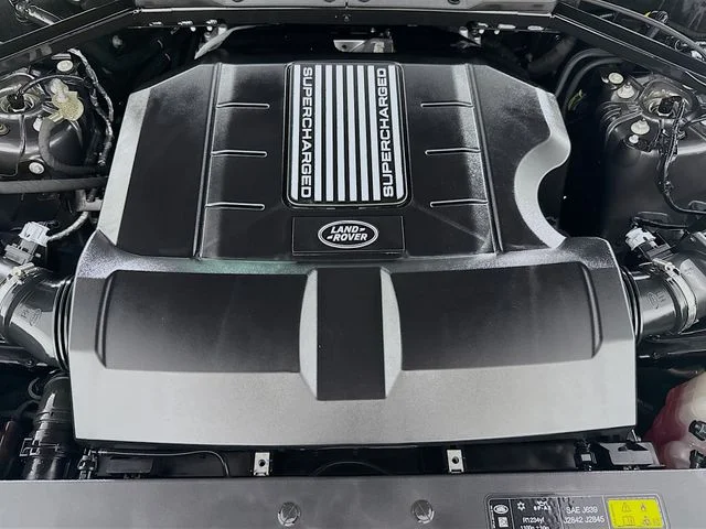 Certified Used 2024 Gray Land Rover V8 image 32