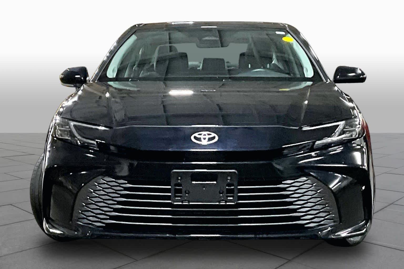 Used 2025 Midnight Black Metallic Toyota XLE image 4