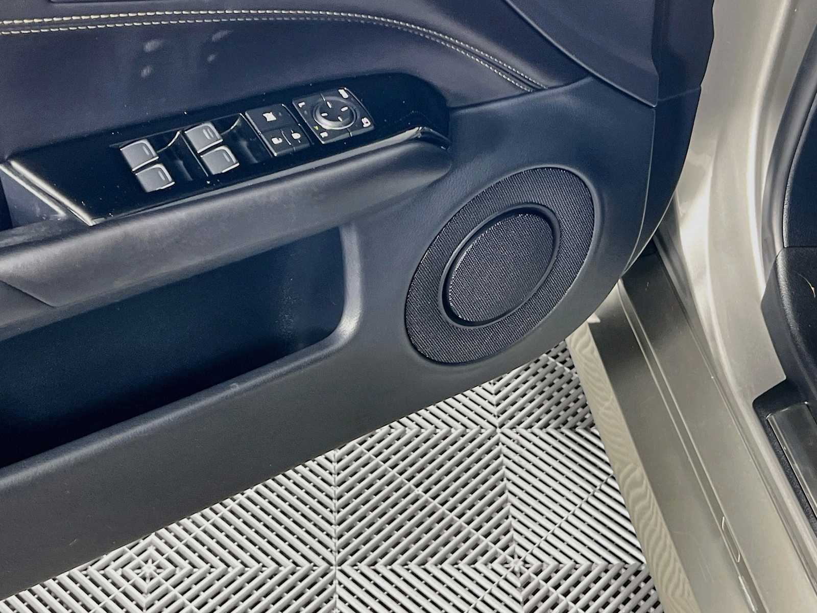 Used 2018 Atomic Silver Lexus  image 19
