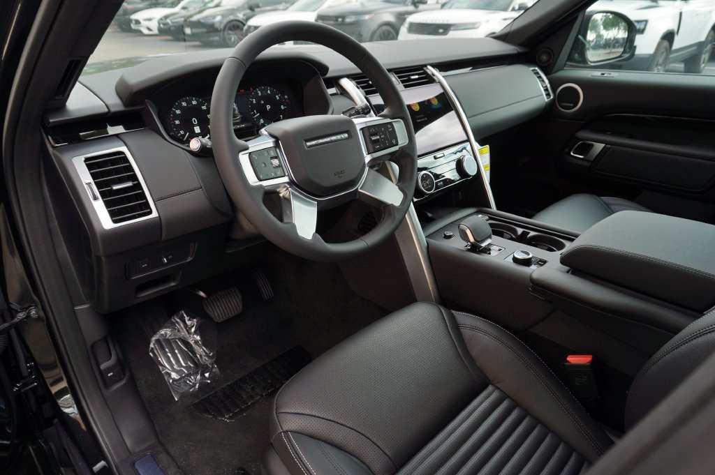 New 2026 Santorini Black Land Rover S image 12