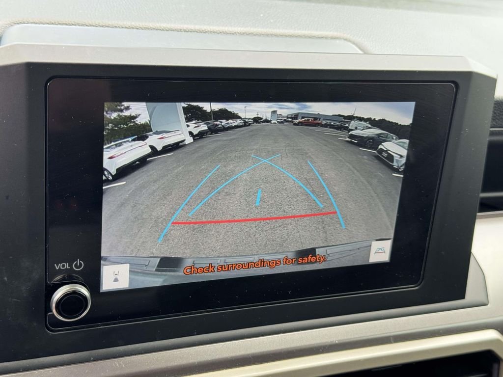 Used 2025  Toyota SR5 image 4