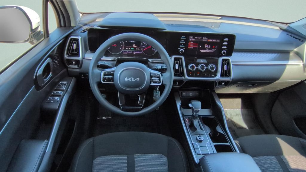 Used 2022 White Kia LX image 12