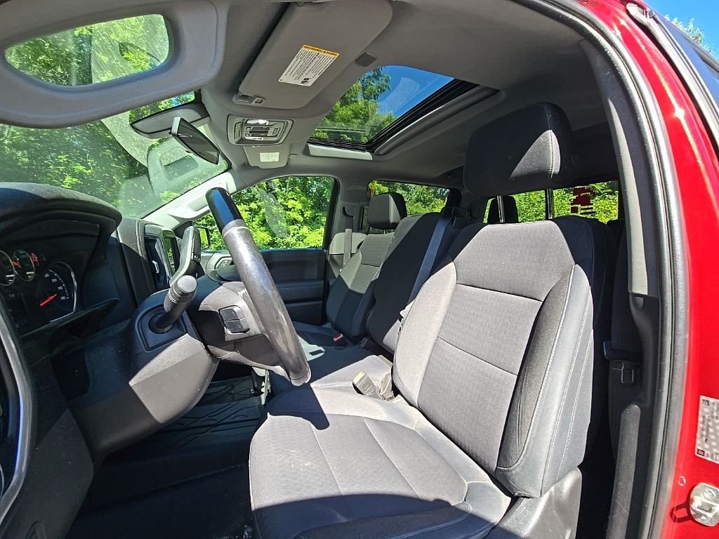 Used 2019 Red Chevrolet LT image 17