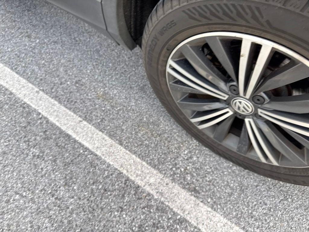 Used 2019 Platinum Gray Metallic Volkswagen 2.0T SEL image 12