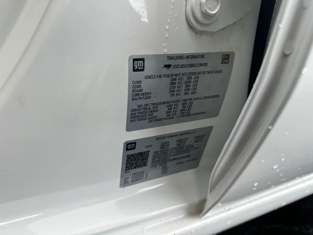 Used 2024 White Chevrolet RST image 34