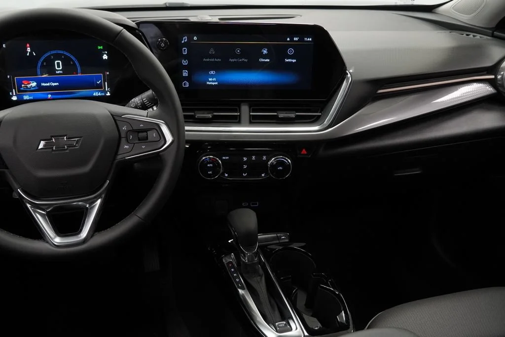 New 2026 Mosaic Black Metallic Chevrolet ACTIV image 14