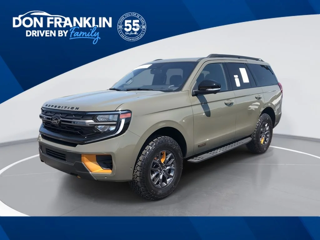 Used 2025 Green Ford Tremor image 1