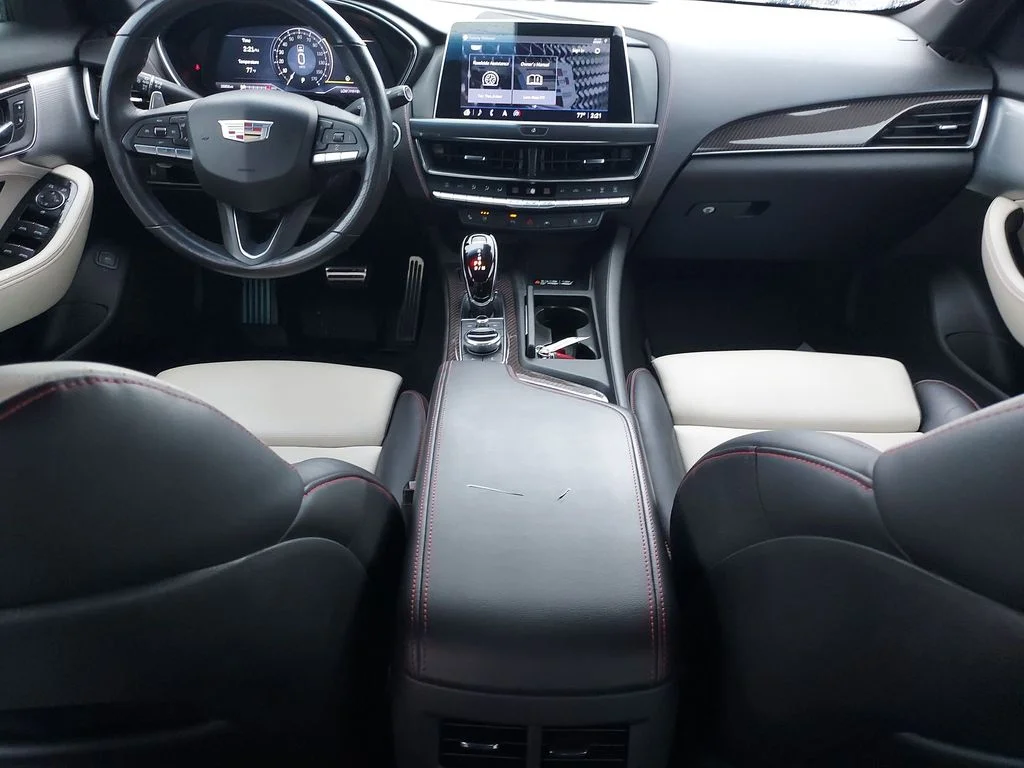 Used 2022 White Cadillac Sport image 10