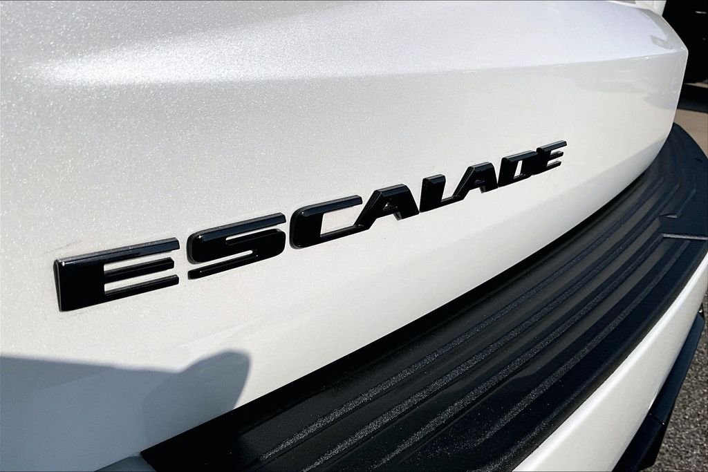 Used 2021 White Cadillac Sport Platinum image 34