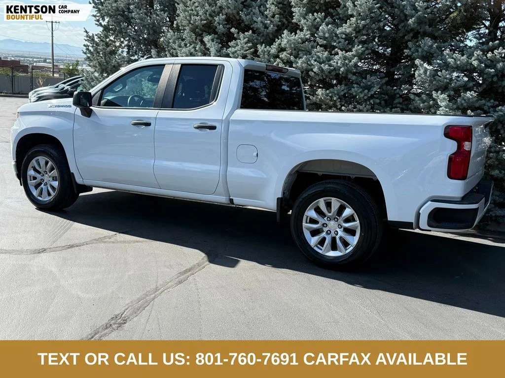 Used 2021 White Chevrolet Custom image 5