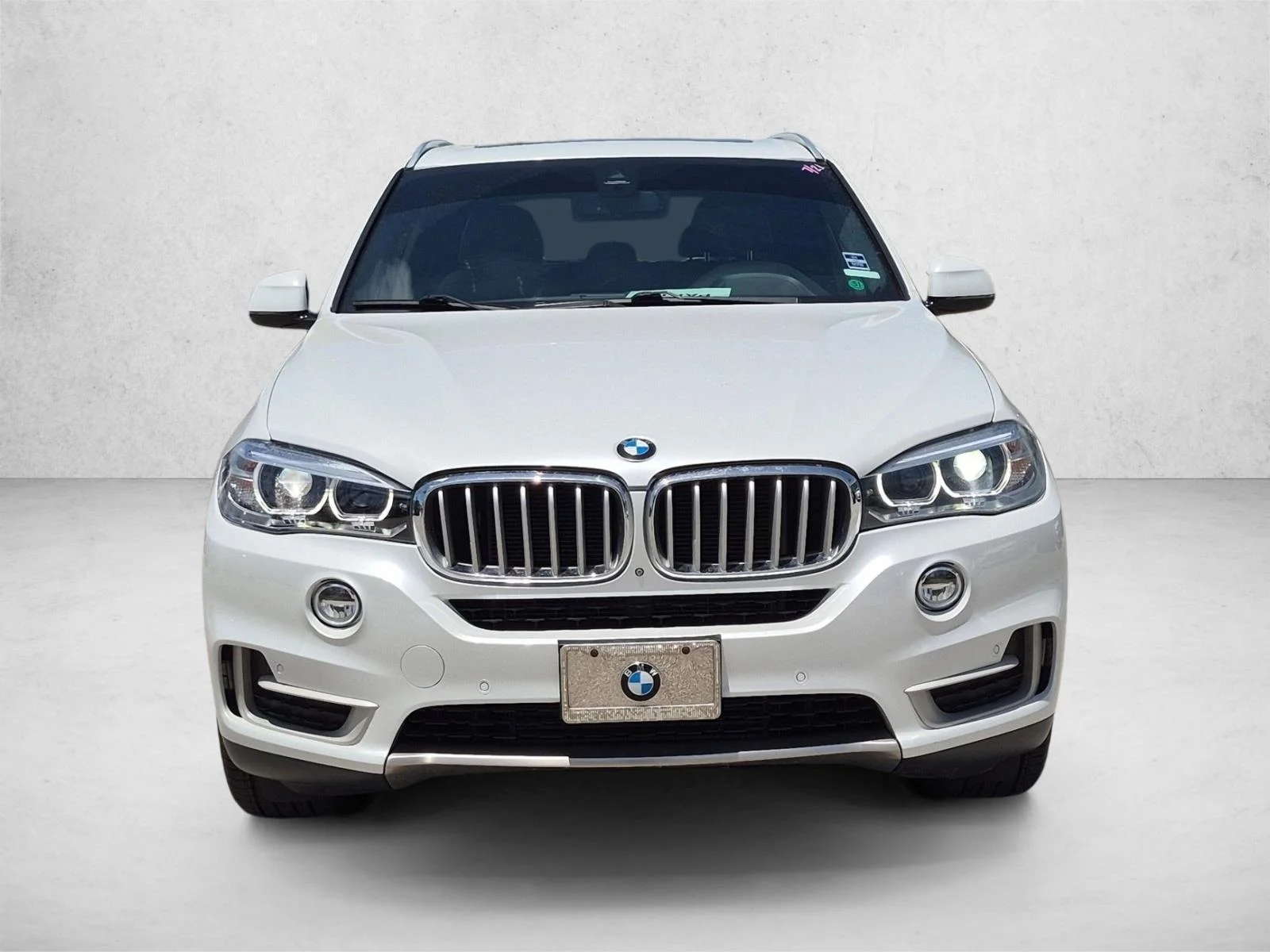 Used 2018 Mineral White Metallic BMW sDrive35i image 2
