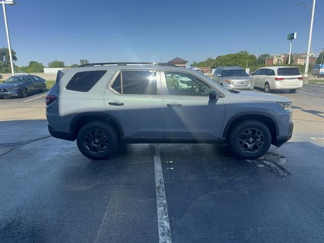 New 2026 Sonic Gray Pearl Honda TrailSport image 4